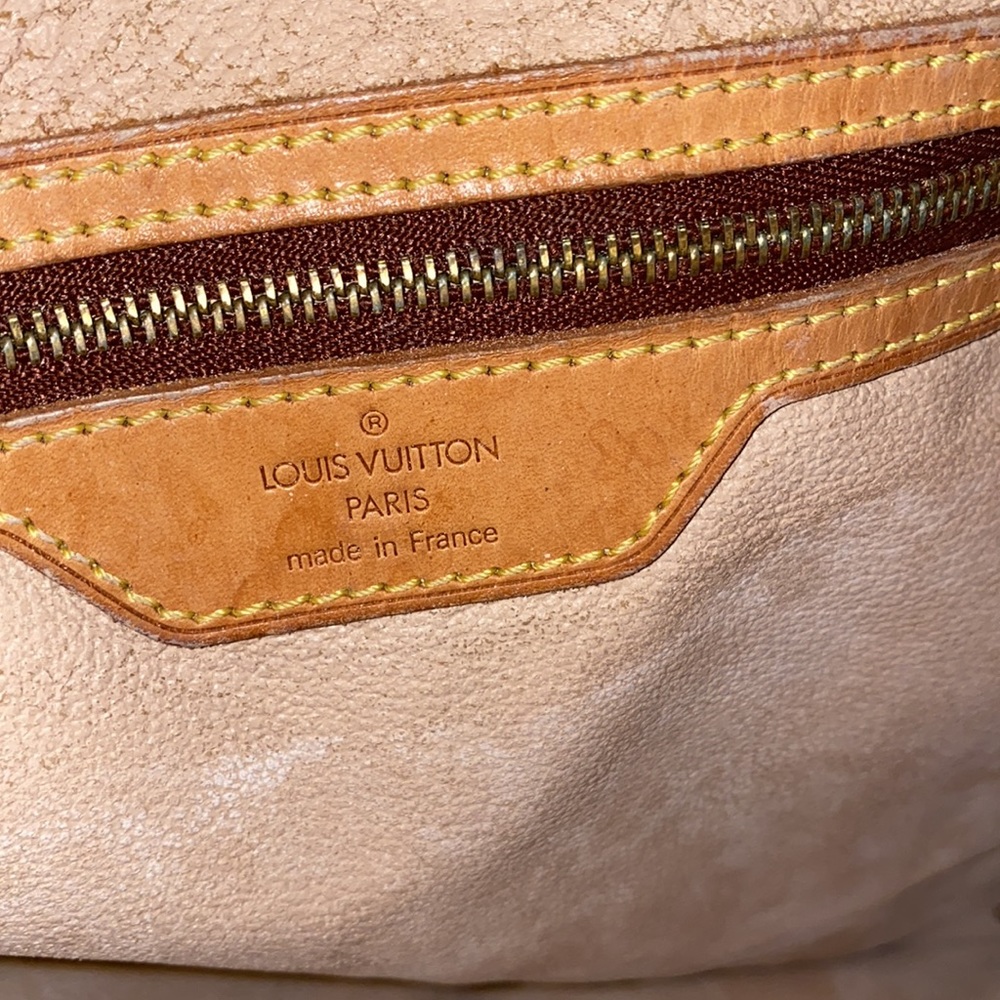 Louis Vuitton Vintage Bucket GM - Picture 9 of 12